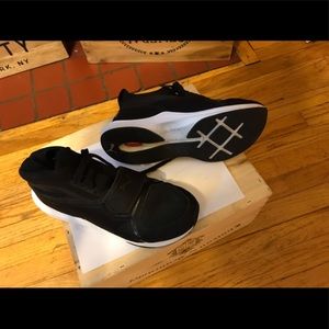 Like new Puma socks shoes size 9